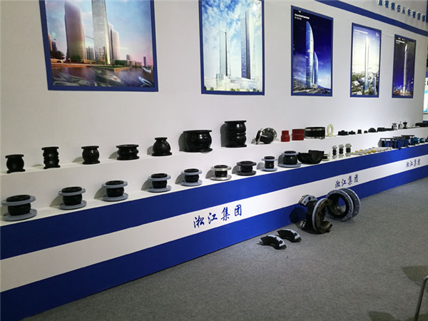 口徑一邊65mm,一邊50mm的異徑橡膠避震喉 口徑一邊65mm,一邊50mm的異徑橡膠避震喉
